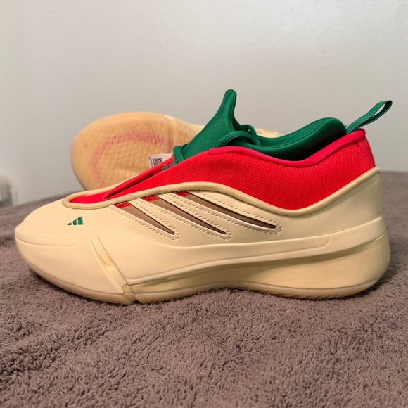Adidas
Dame 9
‘Egg nog’
Brand new - Picture 7 of 7